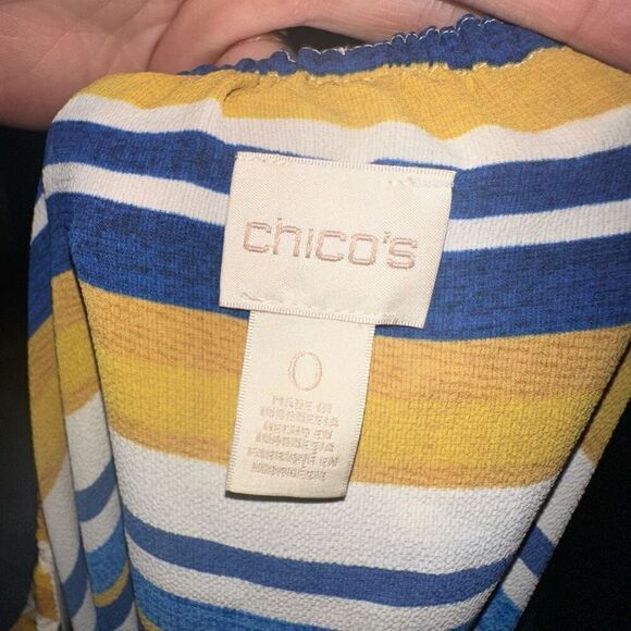 Chico’s ruffled neck southwest 0/XS stretchy blouse - Picture 3 of 3